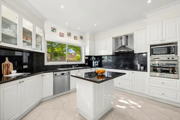 Fourth view of Homely house listing, 2 Dame Mary Gilmore Place, Oakleigh East VIC 3166