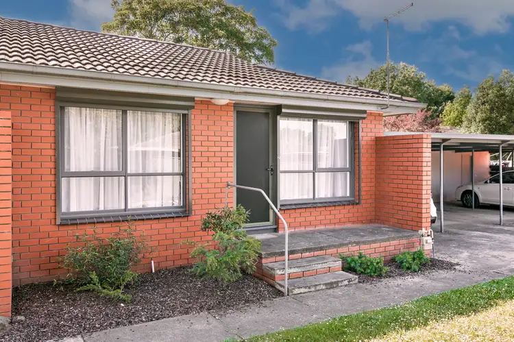 Main view of Homely unit listing, 2/6 Christine Avenue, Alfredton VIC 3350