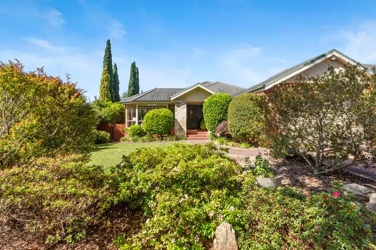 8 Manor Drive, Frankston South VIC 3199