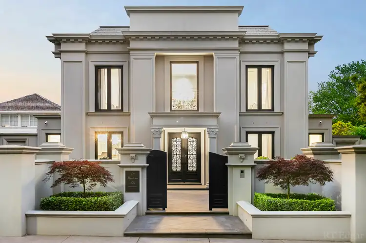52 Hopetoun Avenue, Canterbury VIC 3126