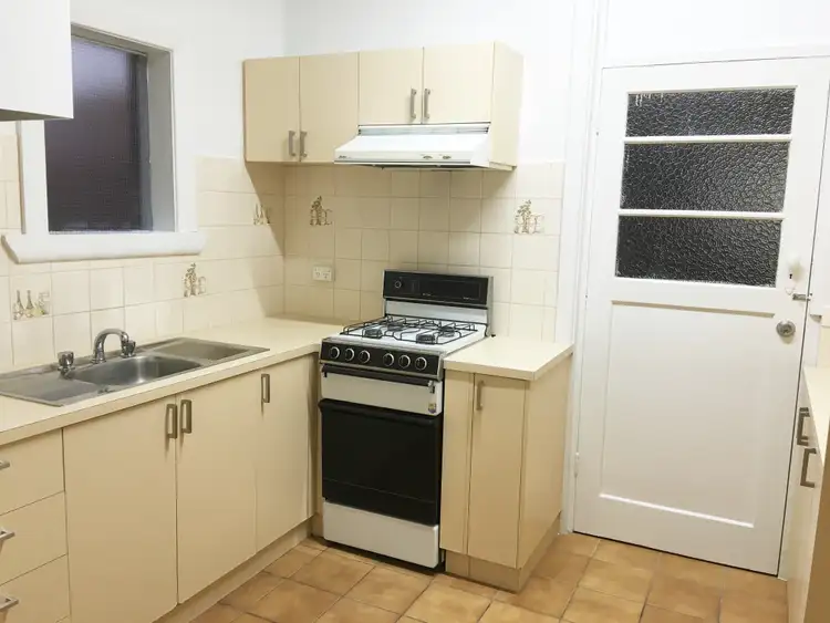 Third view of Homely apartment listing, 2/3 Garden Court, Elwood VIC 3184