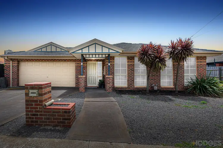 1/82 Songlark Crescent, Werribee VIC 3030