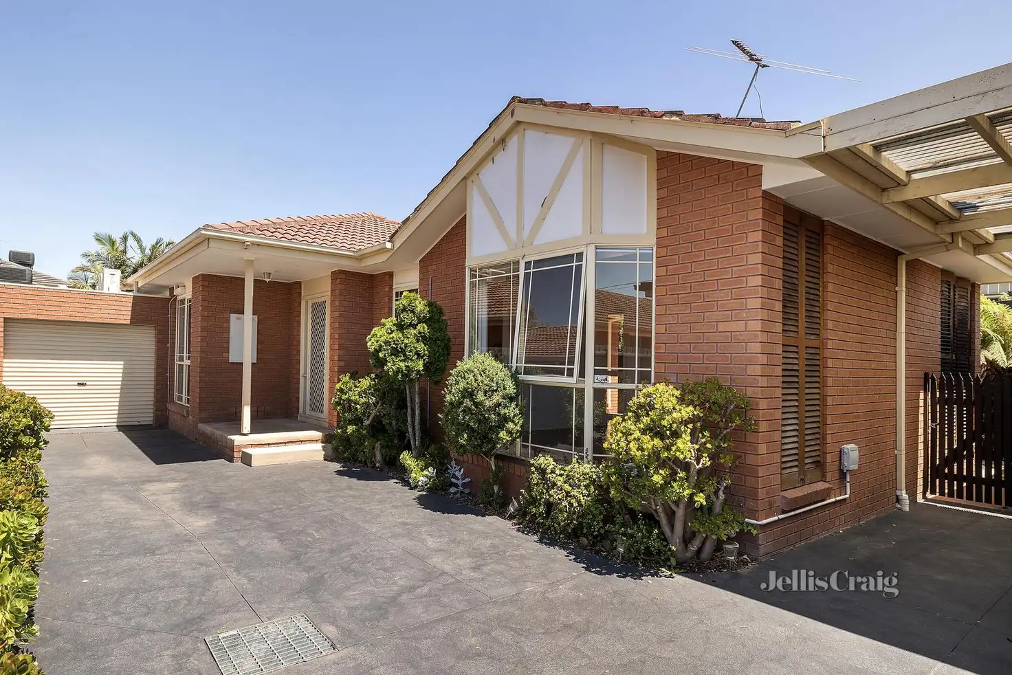 Main view of Homely villa listing, 2/42 Murray Road, Mckinnon VIC 3204