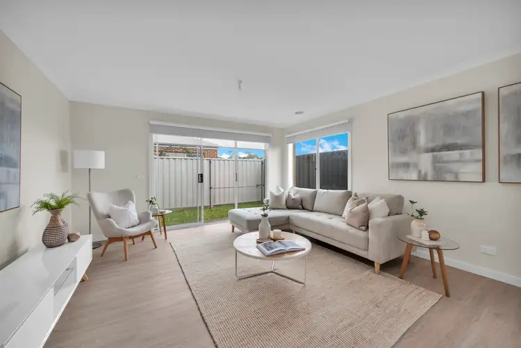 Fifth view of Homely unit listing, 8 Woodlet Place, Pakenham VIC 3810