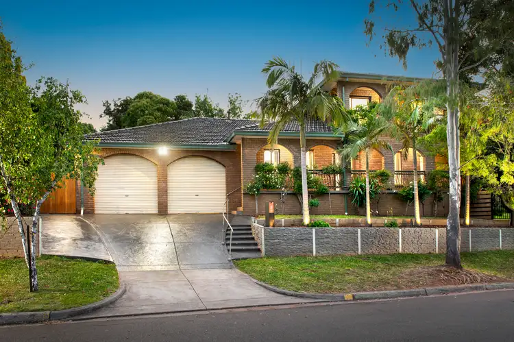 8 Bridle Path, Chirnside Park VIC 3116