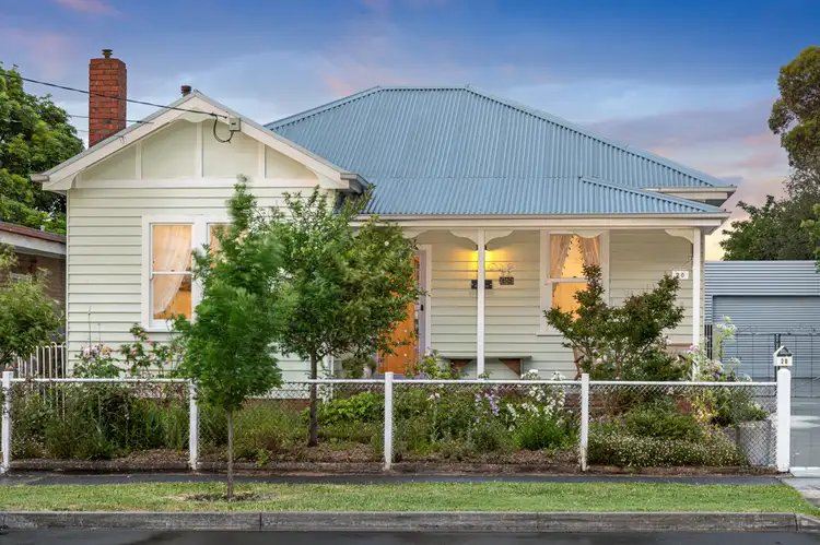 20 Birdwood Avenue, Sebastopol VIC 3356