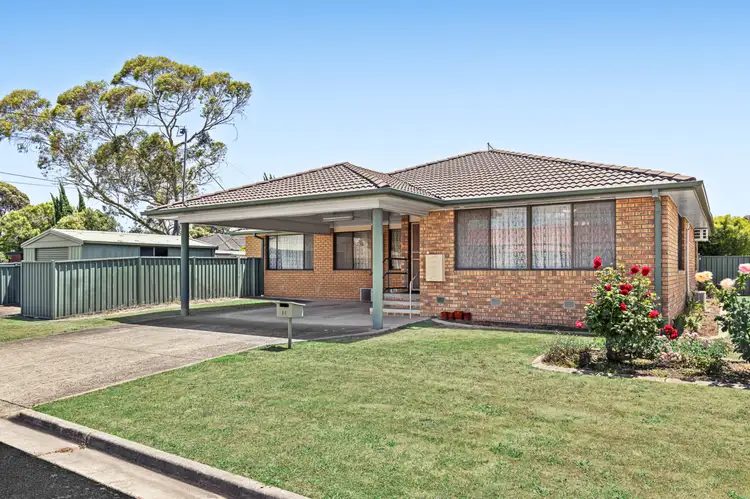 14 Rowan Parade, Wendouree VIC 3355