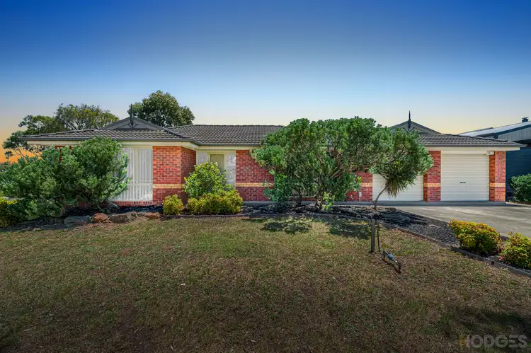 8 Whitfield Court, Truganina VIC 3029