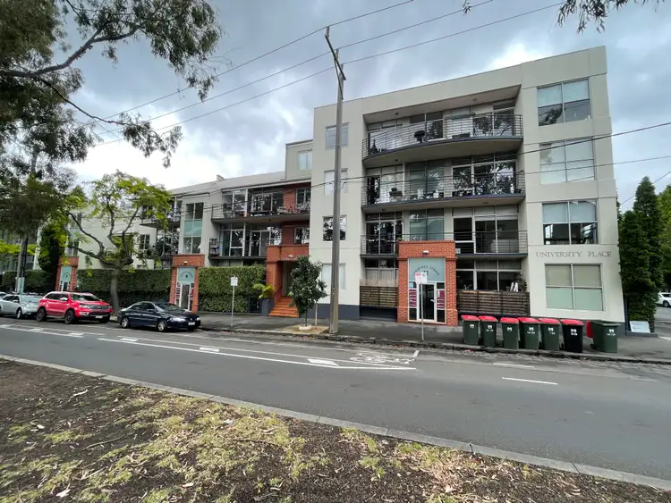 16 Courtney Street