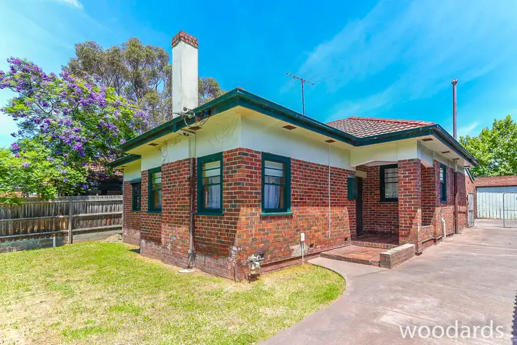 100 Bowen Street