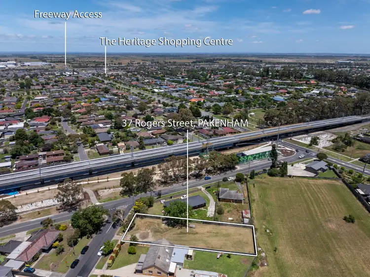 37 Rogers Street, Pakenham VIC 3810