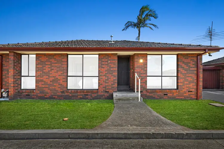 Main view of Homely unit listing, 2/3 Golf Road, Oakleigh South VIC 3167