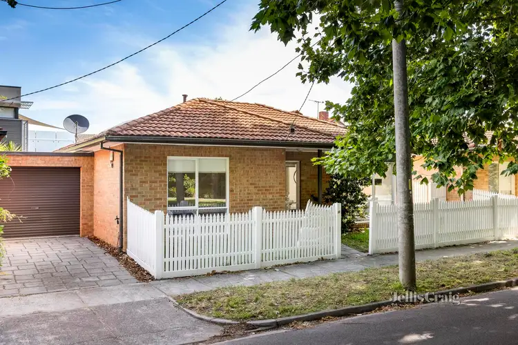 4D Oakleigh Road, Ormond VIC 3204