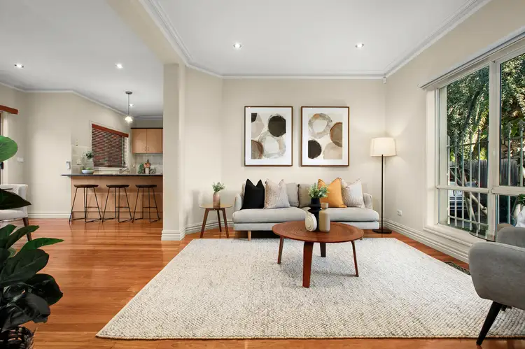 Second view of Homely unit listing, 2/31 Ashburn Grove, Ashburton VIC 3147