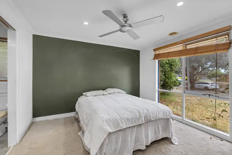 Fifth view of Homely house listing, 2 Albyn Close, Pakenham VIC 3810