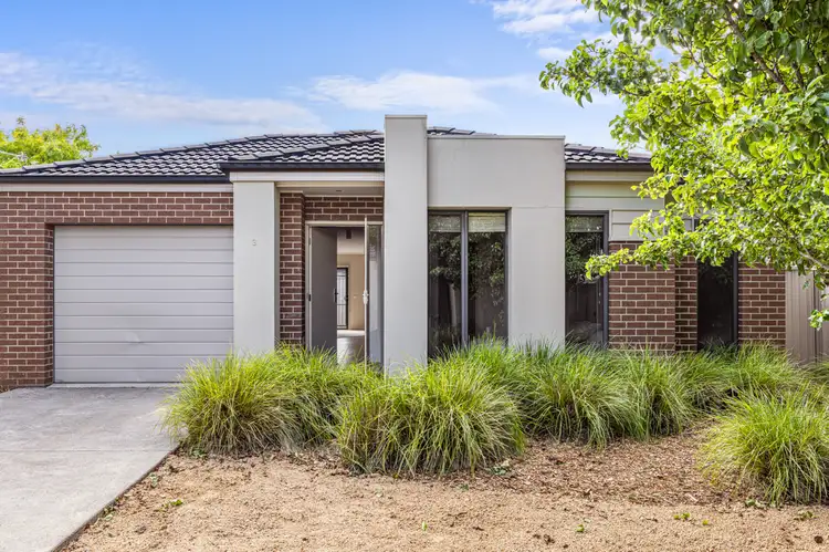 Main view of Homely house listing, 3 Shannon Close, Alfredton VIC 3350