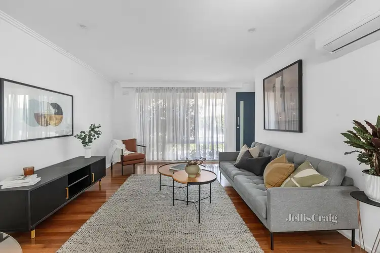 2/72 Holyrood Street, Hampton VIC 3188