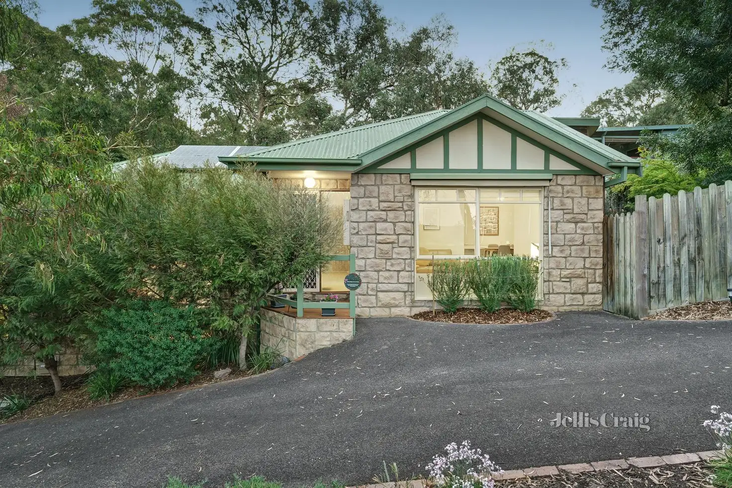 Main view of Homely unit listing, 2/12 Meadow Crescent, Montmorency VIC 3094