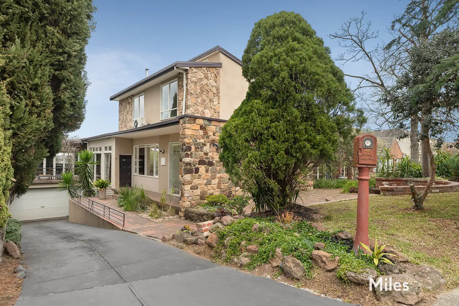 Main view of Homely house listing, 21 Beauview Parade, Ivanhoe East VIC 3079
