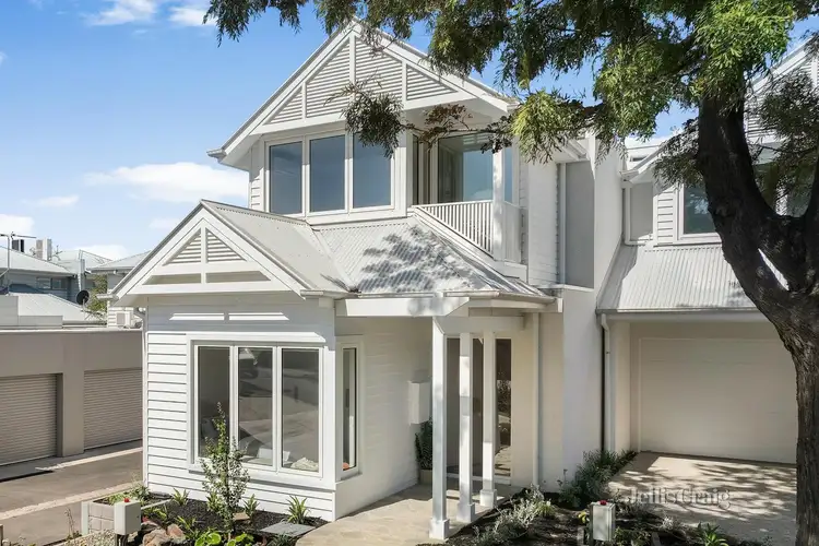 2B Latrobe Street