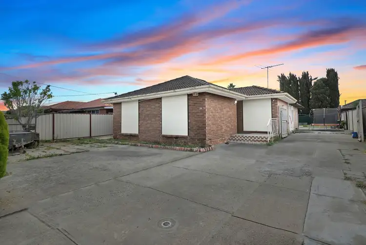 94 Main Road East, St Albans VIC 3021