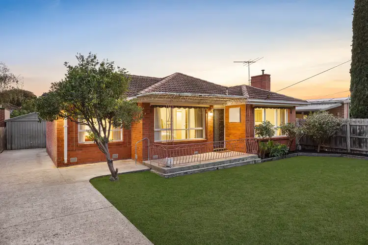 15 Bunker Avenue, Kingsbury VIC 3083