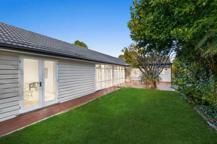 15 Bakers Road, Oakleigh South VIC 3167