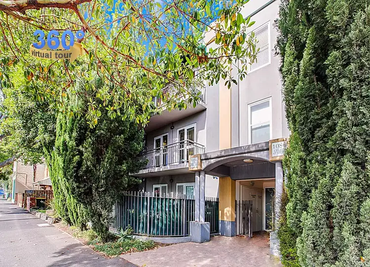 1086 Lygon Street