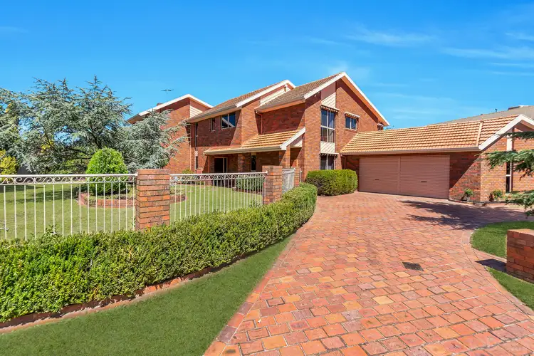 27-29 Higgins Close