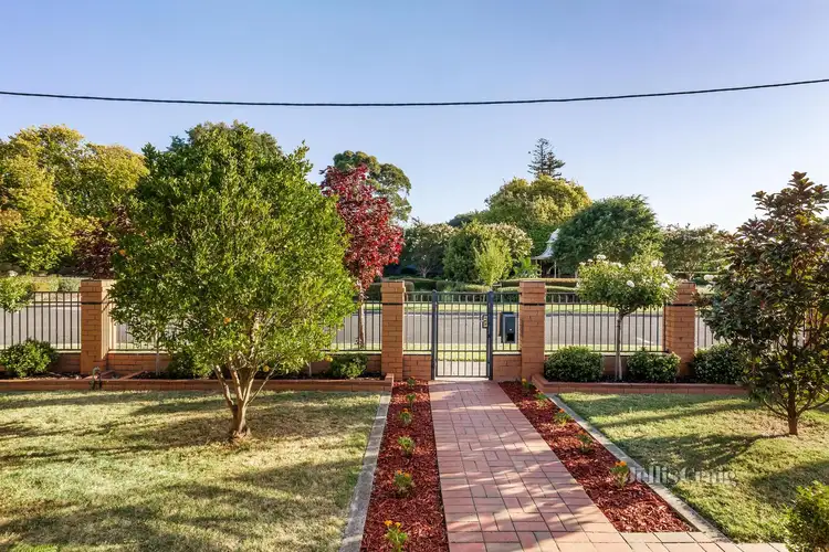 Second view of Homely house listing, 3 Carcoola Court, Ormond VIC 3204
