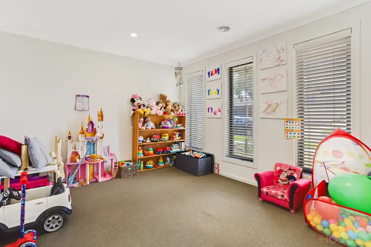 Second view of Homely house listing, 5 Artfield Drive, Werribee VIC 3030