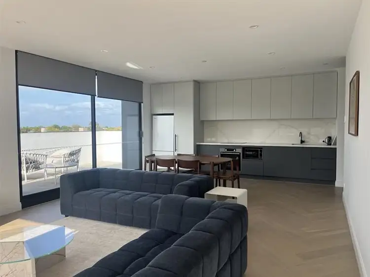 303/32 Kokaribb Road, Carnegie VIC 3163