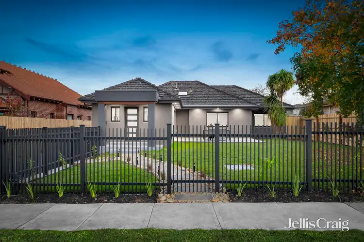 25 Strathallan Road, Macleod VIC 3085