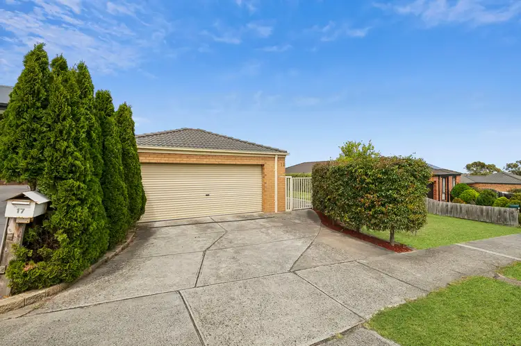 17 Tekarra Drive