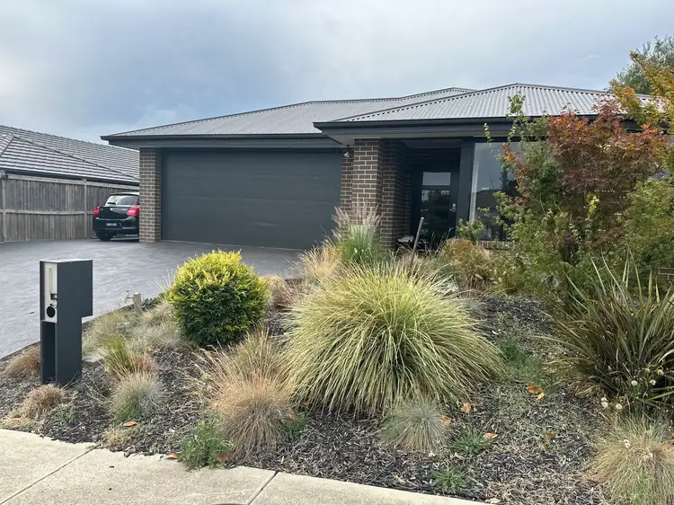 5 Fieldstone Avenue