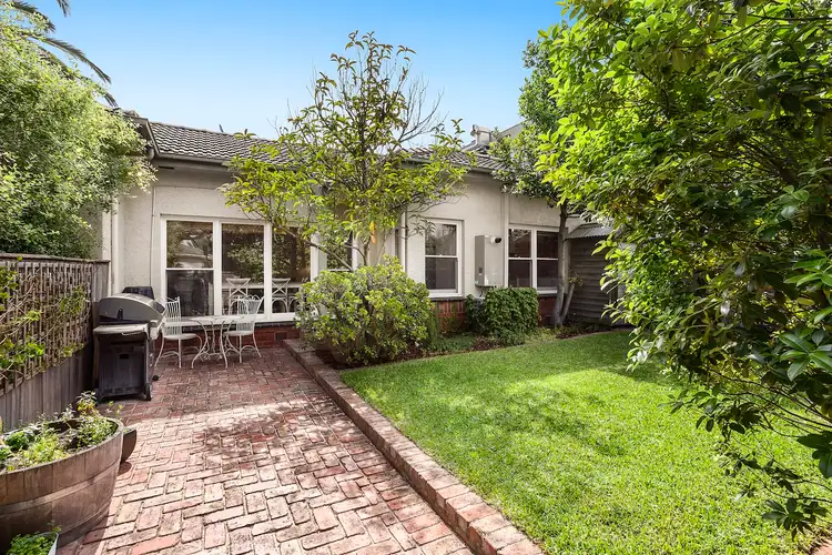 272 Hawthorn Road