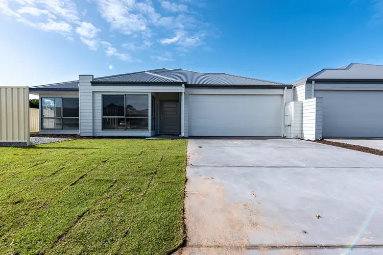 4B Narooma Close