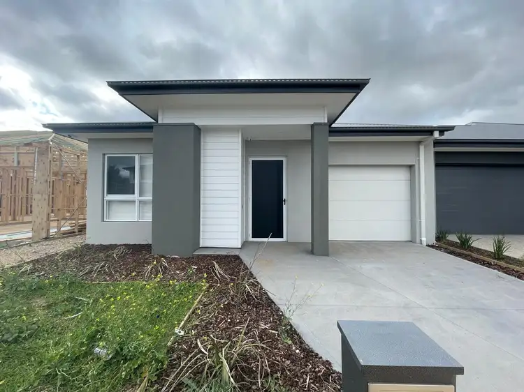 9 Lindberg Street, Manor Lakes VIC 3024