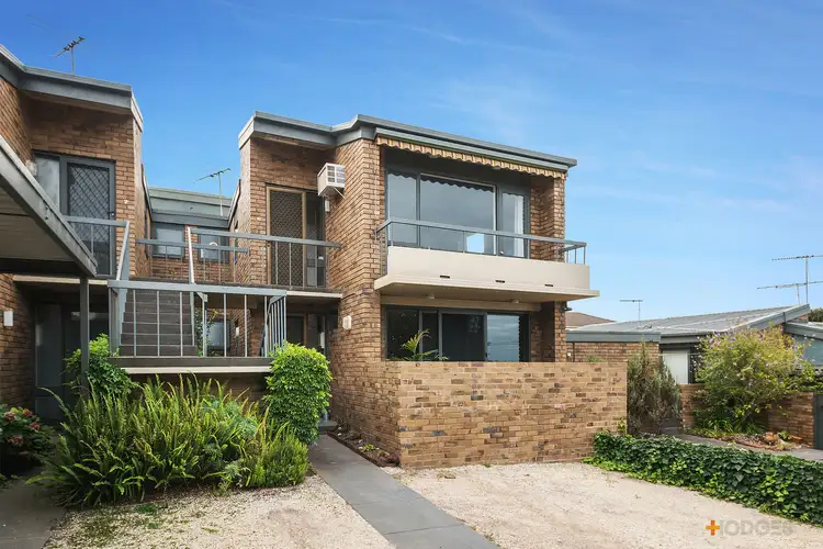 6/60 Beach Road