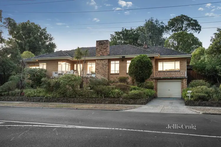 1 Warncliffe Road