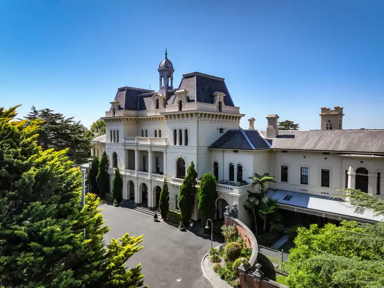 4 Wiltshire Drive, Kew VIC 3101