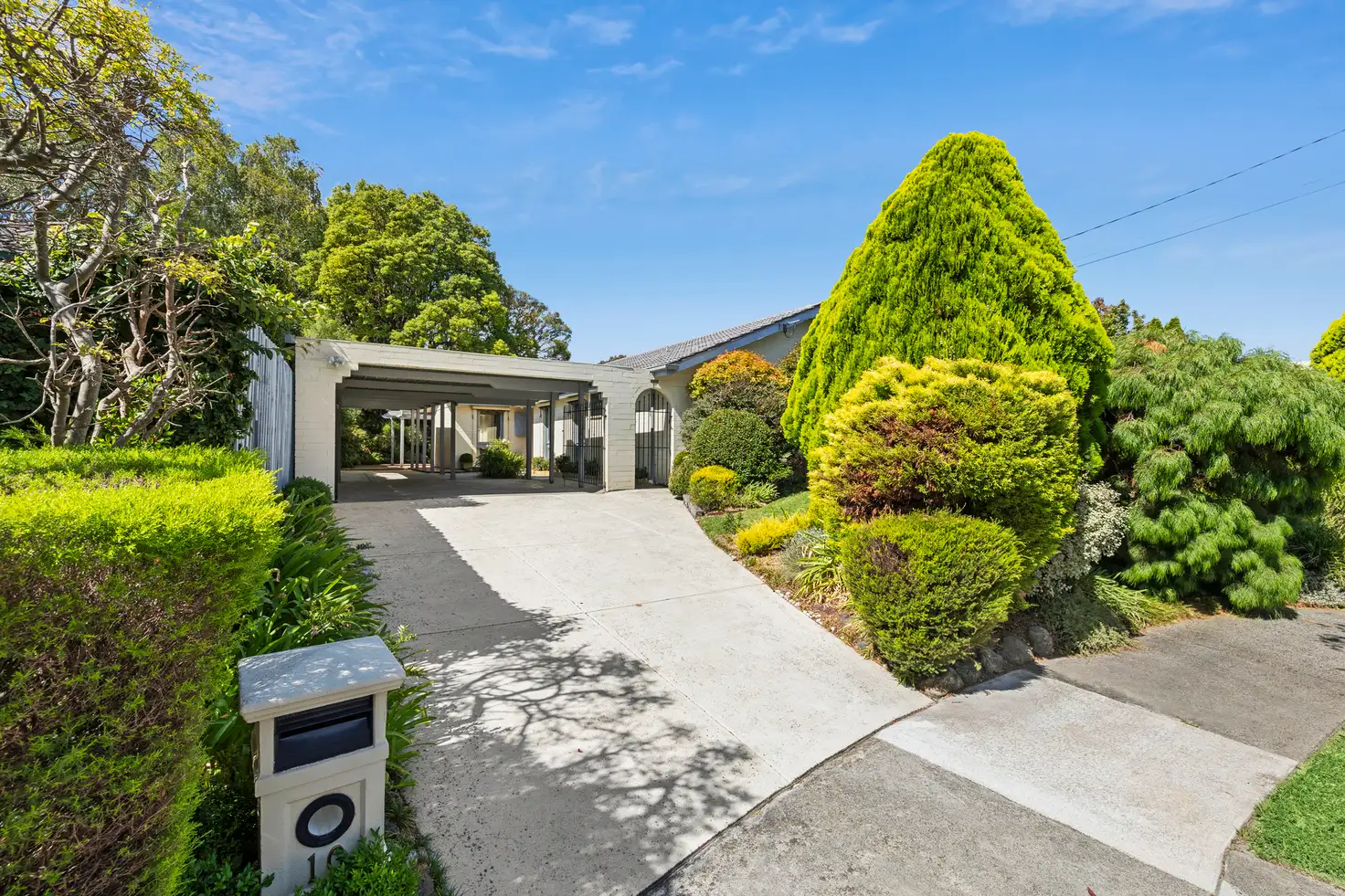Main view of Homely house listing, 10 Jousting Place, Glen Waverley VIC 3150