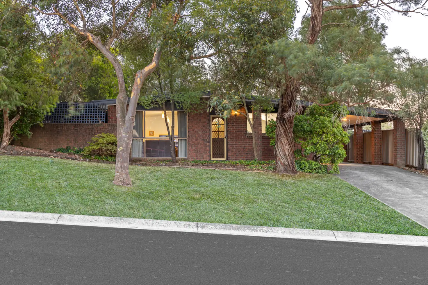 Main view of Homely house listing, 8 Hale Avenue, Mount Clear VIC 3350