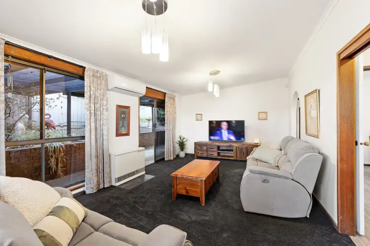 Fifth view of Homely house listing, 8 Hale Avenue, Mount Clear VIC 3350
