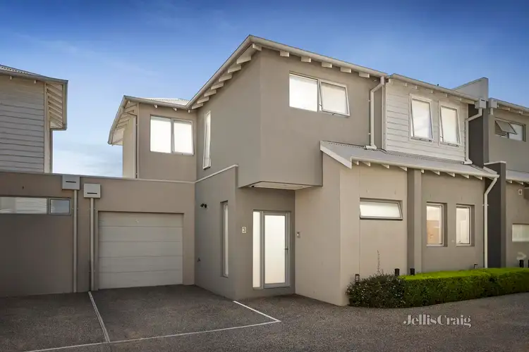 3/4 Percy Street, Newport VIC 3015