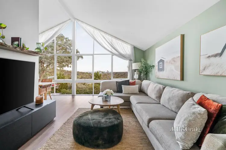 35 Snowball Road, Eltham North VIC 3095