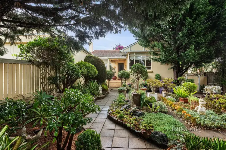 17 Carrington Street, Hampton East VIC 3188