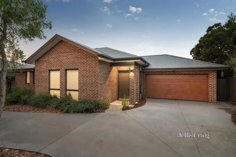 2/21 Livingstone Road, Eltham VIC 3095