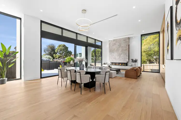 28 Trent Court, Burwood East VIC 3151