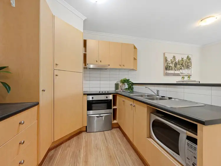 Fourth view of Homely apartment listing, 2/13-15 Hewish Road, Croydon VIC 3136